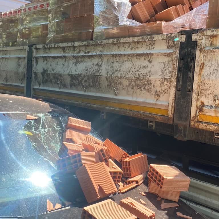 Nam Yapı Aracıma Verdiği Hasarı Karşılamasını İstiyorum
