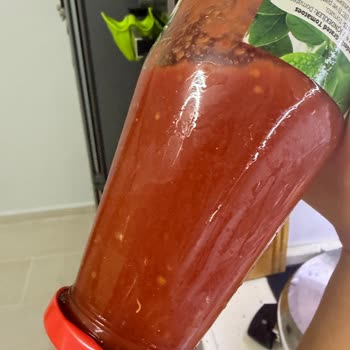 Şok: Bebek İçin Aldığım Domates Sosunda Kurtçuk Ve Larva Bulunması