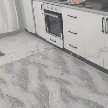Kumtel Ankastre Fırınının Ani Patlaması Ve Garanti Dışı Cam Kırıkları