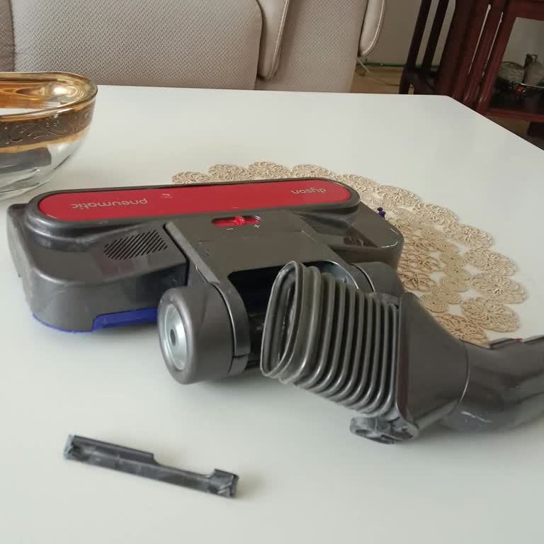 Dyson CY26 Süpürge Başlığı Kırıldı, Garanti Kapsamı Dışında 5800 TL Ücret Talebi