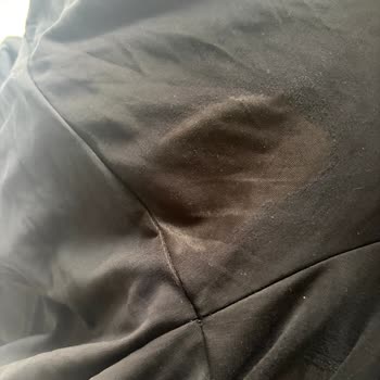 Ağ Bölgesindeki Hızlı Aşınma Nedeniyle Pantolonlarda Kalite Şikayeti Ve İade Talebi