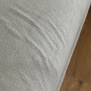 İnegöl Mağazasında Sünger Çöken Koltuk Ve Saygısız Müşteri Temsilcisi