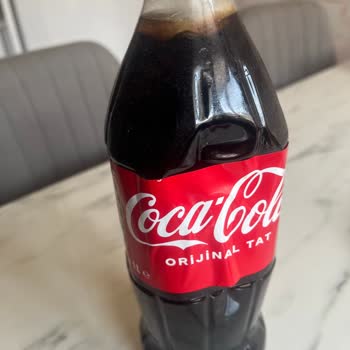 Küf Ve Yabancı Cisim İçeren Coca-Cola Şişeleri, 25 Gün Boyunca Cevapsız Kaldı