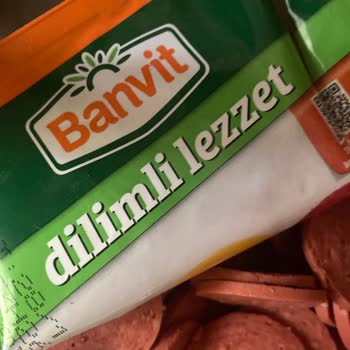 A101'de Satın Alınan Banvit Deli Ürünün Pişirme Esnasında Renk Sızması Gıda Güvenliğini Sarsıyor