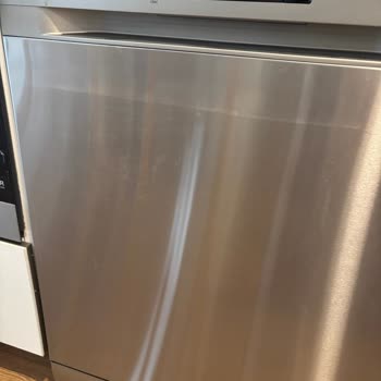 Garanti Altındaki Samsung Bulaşık Makinesinde Kapak Lekesi Şikayeti Ve Ücretsiz Değişim İsteği