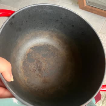 Kısa Sürede Paslanan Lava Döküm Tencere