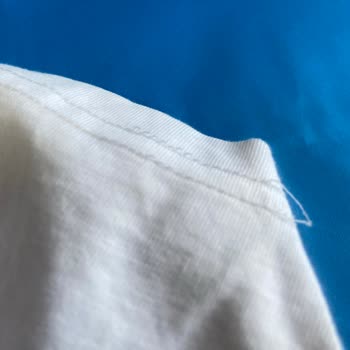 Columbia Tişörtündeki Dikiş Sorunu: Değişim Talebi