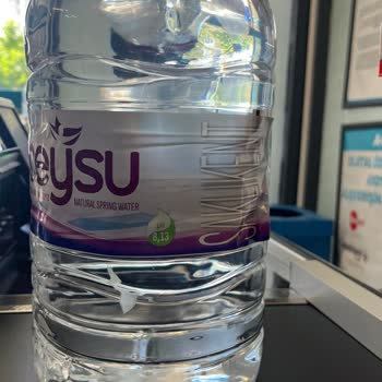 Ceysu Su Şişelerinde Görülen Jelimsi Yabancı Maddeler Ve Sağlık Endişesi