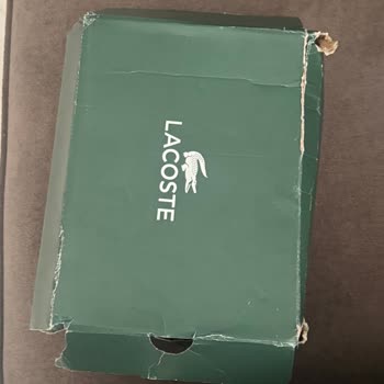 Lacoste Markalı Platform Ayakkabısının Hasarlı Hediye Kutusu