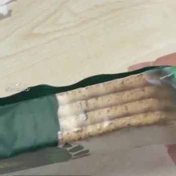Ülker Altınbaşak Light Çörekotlu Kinoalı Bisküvide Böcek