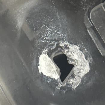 Arçelik SD 9041 Elektrikli Süpürge Toz Haznesi Tırnak Parçasının Sürekli Kırılması