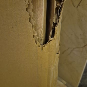 Hepsiburada Ve Kolay Gelsin'den Yanıltıcı Teslimat Ve Ürünün Bina Girişinde Bırakılması