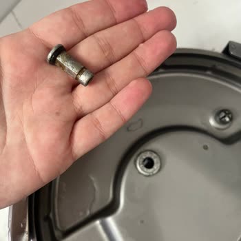 Emsan Montana Düdüklü Tencerenin Kapak Mekanizması Arızası Ve Garanti Kapsamında Değişim Talebi
