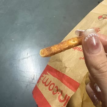 Akasya AVM Burger King Siparişinde Eksik Sufle, Azalan Tavuk Parçaları ve Sert Patates