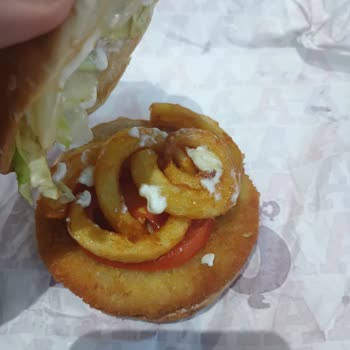Arby's Şubesinde Yanlış Boyutlu Burger Ve Ücret İadesi Talebi