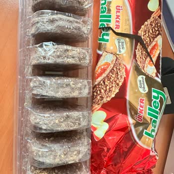 Ülker Halley Elmalı Tarçınlı Soslu Ürünün Küflenmesi Ve Tüketim Güvenliği Sorunu