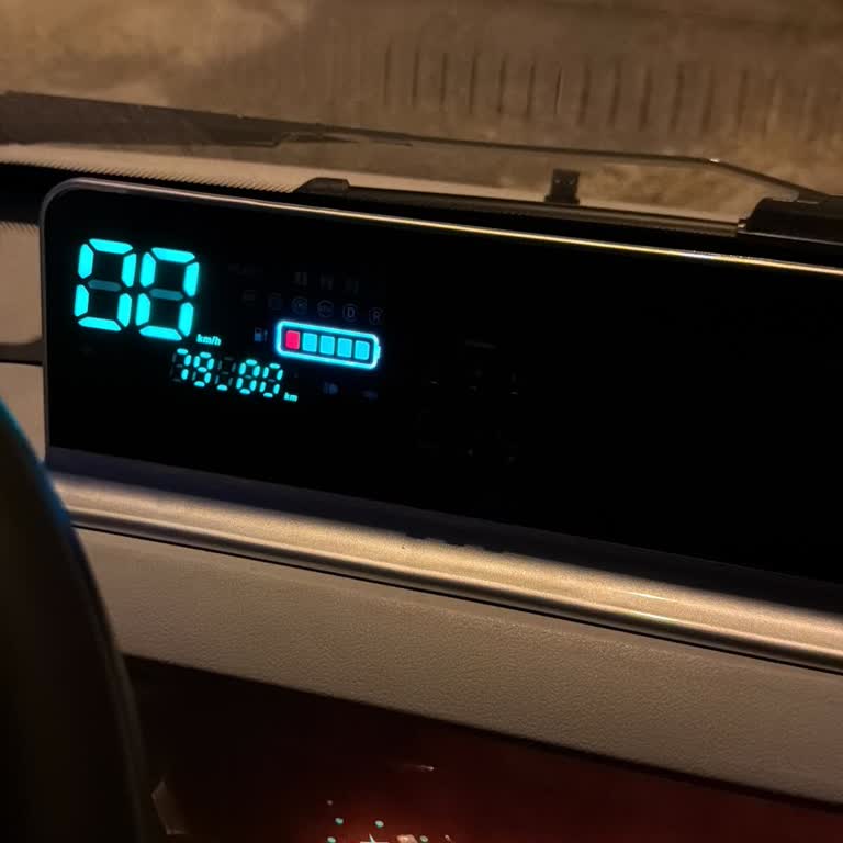 Akü Göstergesi Hatalı Ve Parça Eksik Olduğu İçin Araç Yolda Aniden Durduruluyor