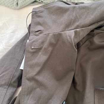 Bershka Trençkotta Beyaz Lekeler Ve Değişim İsteği