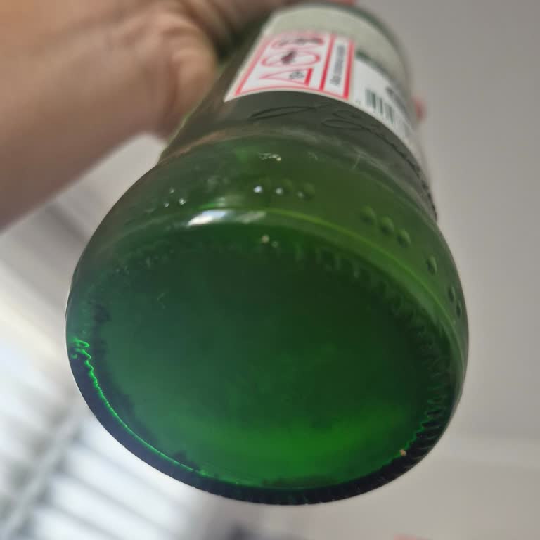 Migros’ta Carlsberg Luna Birasının İçinde Kalıntı Görülmesi