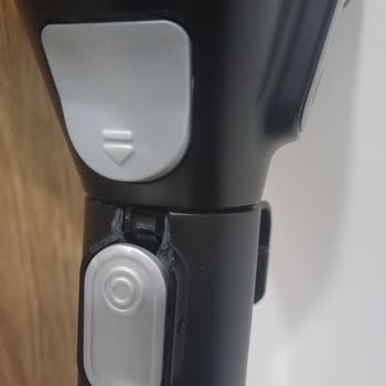 Bosch Unlimited 7 Dikey Süpürge Bağlantı Kısmında Çatlak Ve Kopma Sorunu
