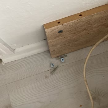 Hera Home Mobilya Avcılar Bazaar Şubesinde Baza Başlığı Vidalarının Gevşek Olması Çözülmedi