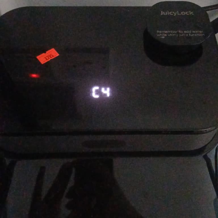 Sharaf Girne Servisinde Airfryer’ın Çatlak Ve Kapağı Açılma Sorunu
