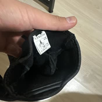 Alpinestars Motosiklet Eldiveninde Dikiş Yırtığı Ve İç Parça Birikimi, Satıcı Değişim Reddetti