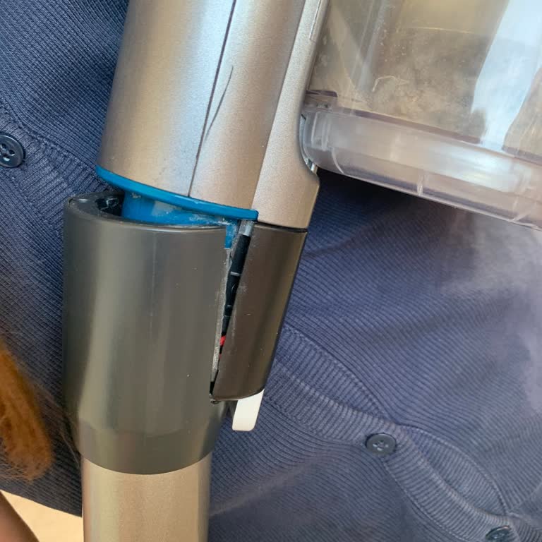 Philips Dikey Süpürge Borusu Sürekli Kırılıyor Ve Ücretsiz Değişim İstiyorum