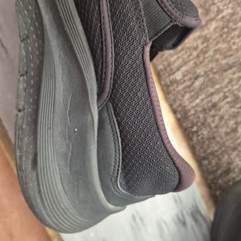 Skechers Air Cooled Ayakkabıda Renk Değişimi Ve Soyulma Şikayeti