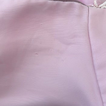 Elina.dres Kiraladığı Abiyede Yırtık ve Saç Teli Bulunması Nedeniyle Tam İade Talebi
