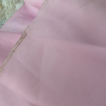 Elina.dres Kiraladığı Abiyede Yırtık ve Saç Teli Bulunması Nedeniyle Tam İade Talebi