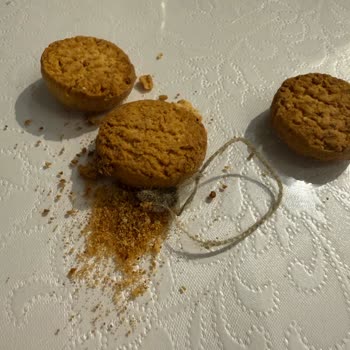 Wefood Glutensiz Mini Kurabiyede İp Parçası Bulunması