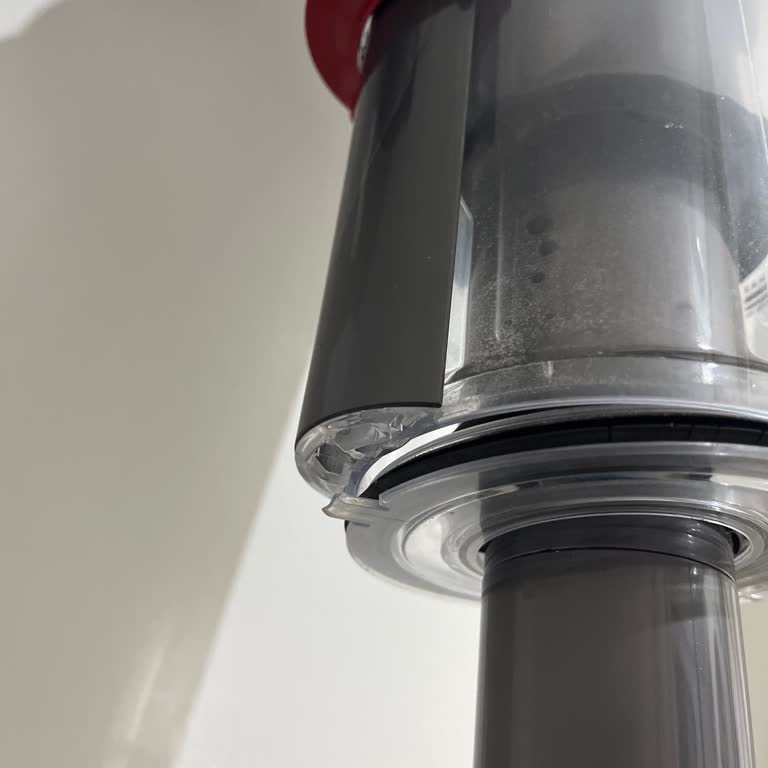 Dyson V10 Garanti Kapsamındaki Toz Haznesi Kapağı Arızası Ücret Talebi