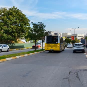 Bisikletli Yolcuyu Reddeden Ve Saygısız Davranan Otobüs Şoförü