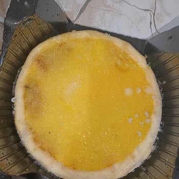 BİM Ma Sante Limonlu Cheesecake'te Plastik Parça Ve Sos Kararması İçin Gıda Güvenliği Şikayeti