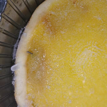 BİM Ma Sante Limonlu Cheesecake'te Plastik Parça Ve Sos Kararması İçin Gıda Güvenliği Şikayeti