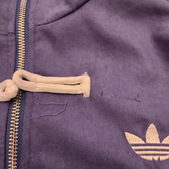 Baggy Style'dan Gelen Defolu Ve Yanlış Renk Adidas Ceket İçin İade Talebi