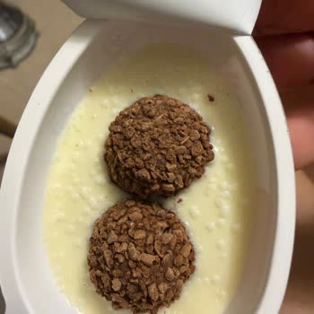 Acem Hızlı Market'ten Alınan Kinder Joy Ürününün Küflü Çıkması Ve Değişim Talebi