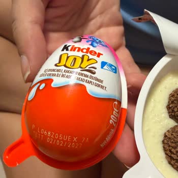 Acem Hızlı Market'ten Alınan Kinder Joy Ürününün Küflü Çıkması Ve Değişim Talebi