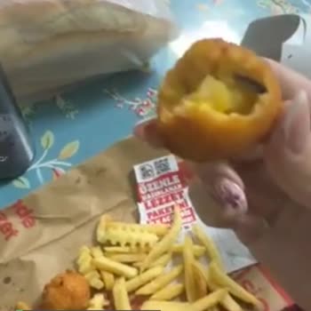 Burger King Ürünün İçinden Bir Şey Çıkması