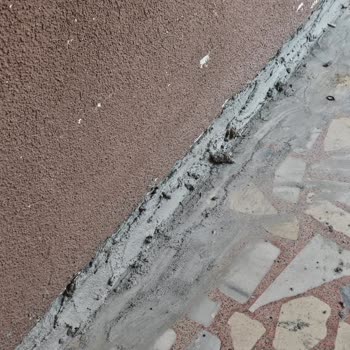 Superonline Dış Cephede Yaptığı Altyapı Çalışması Sonrası Zarar Görmüş Duvar Ve Mermer Tamir Talebi