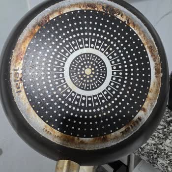 BİM’den Alınan Tefal Tava Kısa Sürede Deforme Olup Paslanmaya Başladı