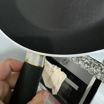 BİM’den Alınan Tefal Tava Kısa Sürede Deforme Olup Paslanmaya Başladı
