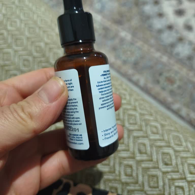 Watsons Mağazasında Yarı Bitmiş Serum Satışı Ve Etiketsiz Ürün Sorunu