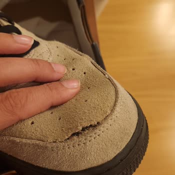 Sneaks Up İzmir Mağazasında Nike Ayakkabısının Kısa Sürede Açılan Dikişi Ve Üretim Hatası İddiası