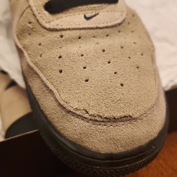 Sneaks Up İzmir Mağazasında Nike Ayakkabısının Kısa Sürede Açılan Dikişi Ve Üretim Hatası İddiası