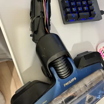 Philips 8000 Series Süpürge Başlığında Ve Üst Kısmında Tekrarlayan Kırılma Problemi