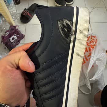 Adidas Ayakkabısında 3-4 Kez Kullanımda Yan Aşınma Ve Değişim Talebi