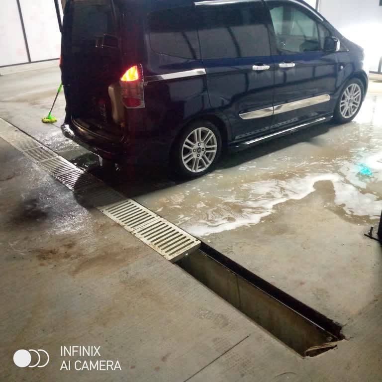 Total Araç Yıkama Alanındaki Tehlikeli Çukur Nedeniyle Yaralanma Ve Güvenlik İhlali