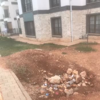 Sitemizin Önündeki Çamurlu Çukur Hakkında Harekete Geçilmesi Gerekiyor